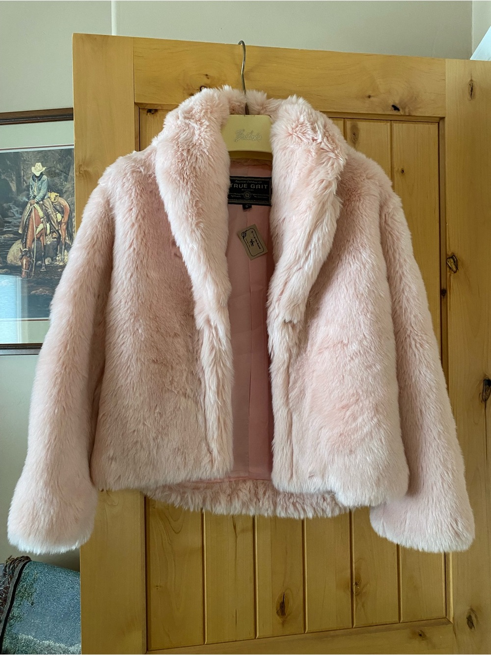 American Outdoor Co True Grit light Pink Faux-Fur Coat